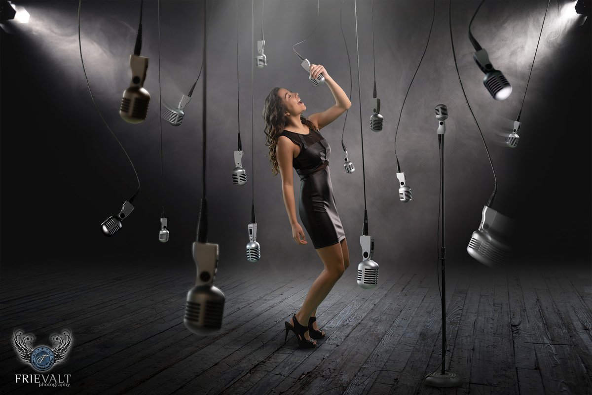 🌟🎓 Your hobbies, interests, and personality are what makes you, YOU! I incorporate your passions into each photo session to create a personalized experience. 

Whether it's sports, music, or art, let's showcase what makes you special. DM me to book your custom session! 📷