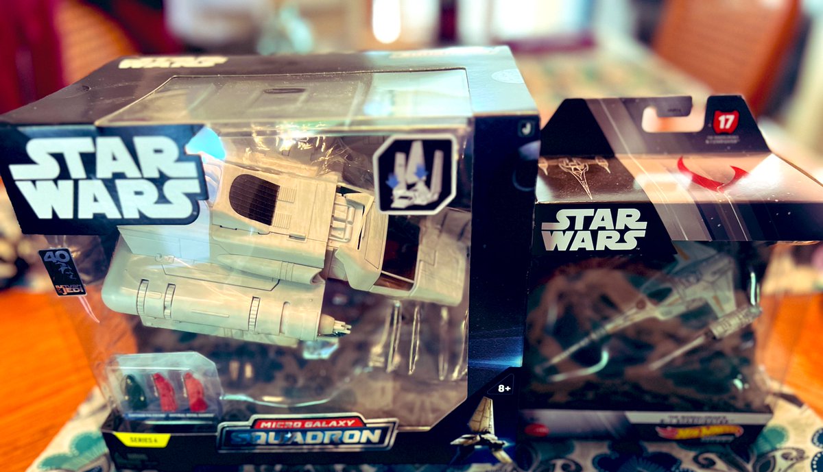 CardiacDrop's tweet photo. The Emperor is coming here?
β¦ Wizard. π«
#StarWars #ReturnoftheJedi40 #TheMandalorian π₯ https://t.co/Y17JOvV6ZV
