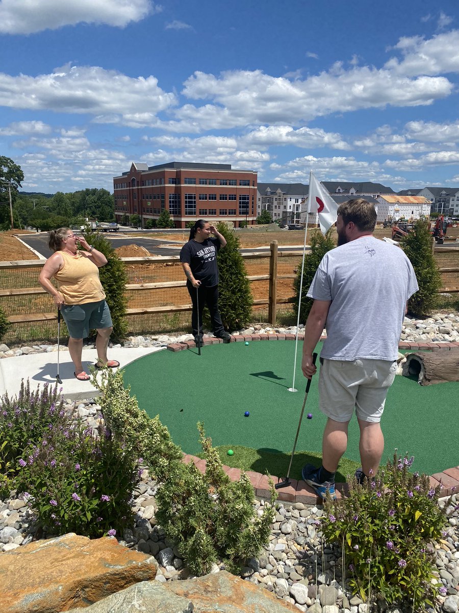 Daniel Humphrey tweet media