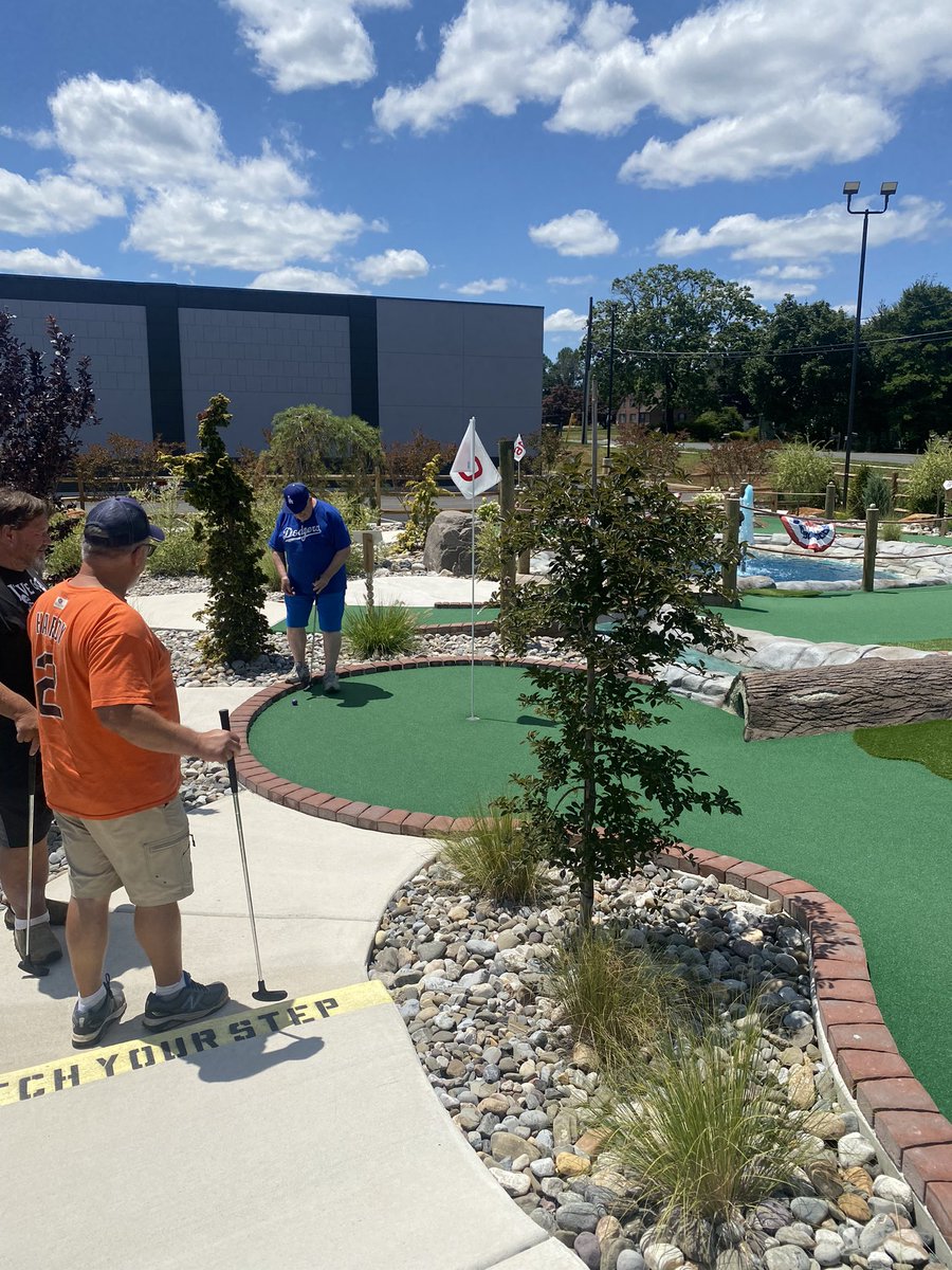 Daniel Humphrey tweet media