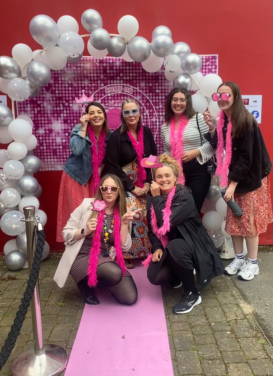MissEThacker's tweet photo. Fantastic evening watching the Manor production of Legally Blonde! Everyone was amazing but I especially loved seeing my year group, students in my maths classes and old form absolutely smash it! 💗🌸🌷💄🎀🦩🎟️ https://t.co/f3cvpfcJjv