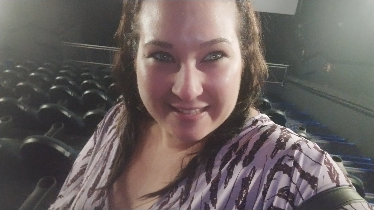 JuanaMaria1989's tweet photo. Ir a ver una peli de miedo y salir llorando alguien se lo cree.. https://t.co/ovPIyQznhK
