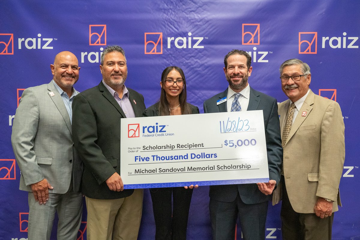 Ready to take your future to new heights? 
Apply now for our scholarships at Raiz, open to aspiring leaders in business and education. Don't miss out – seize this opportunity for financial support! Application Deadline: Tuesday, September 3rd.