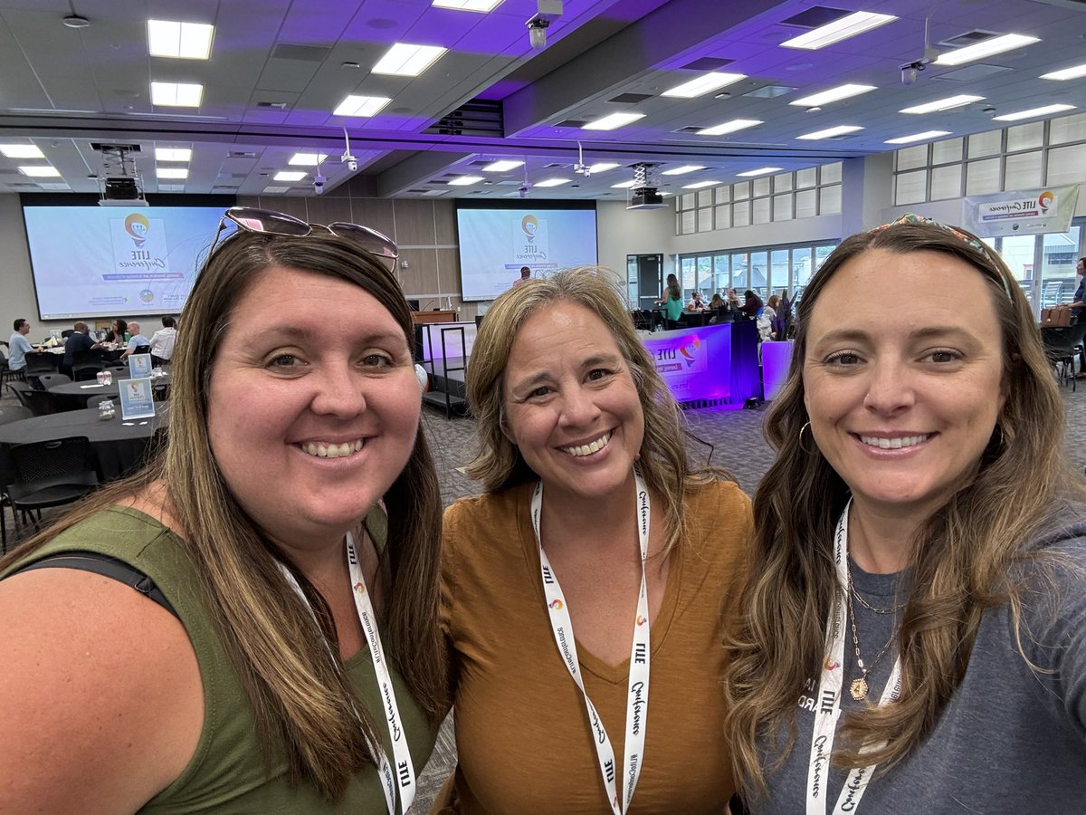 AshleyYazarlou's tweet photo. Happy to see some of my fellow @hemetunified teachers at the #liteconference these last couple of days! 🙌🏼 We are “glowing” with innovative ideas to bring to our classrooms next year! 💡 @IACUE https://t.co/yPVmtd8F5v