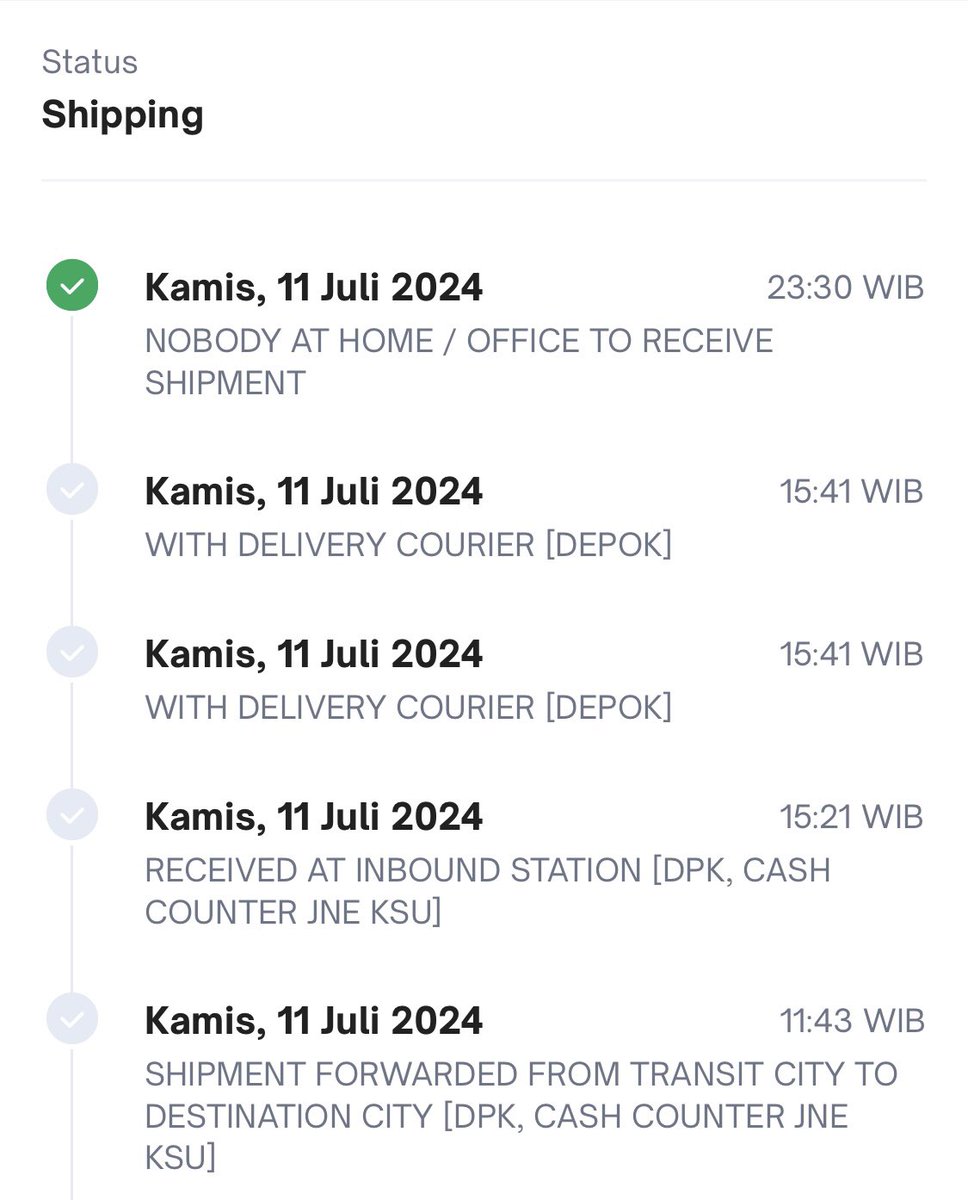 eldysack's tweet photo. kelakuan @JNECare update status tengah malam dengan posisi penerima yg salah, bikin lah status yg laen blok!!! klo emng di anter juga ketemu sm security jam segitu mah 🙃 (ini 2 paket yg berbeda) https://t.co/OrwBUCkLzU