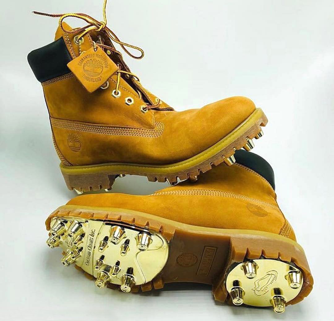 NickDePaula's tweet photo. I’m glad I asked what the wildest cleated requests have been…

@CustomCleats said they’ve done Timbs, Cowboy Boots, Guccis, dress shoes &amp; Crocs 🤣🤣🤣🤣 https://t.co/39Ioi0LVN7