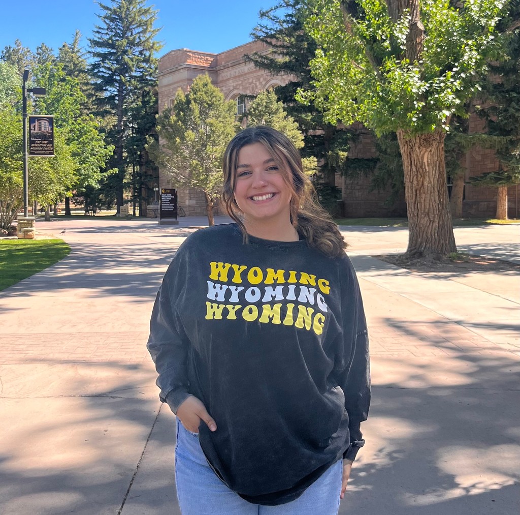 🤠We absolutely love our new Wyoming long-sleeve!😍 Shop with us online or in-store to grab yours now! 

#universitystore #uwyostore #officialcampusstore #uwyo #campuslife #uofwyoming #wyoming #gopokes

Link🔗:l8r.it/SH7o
