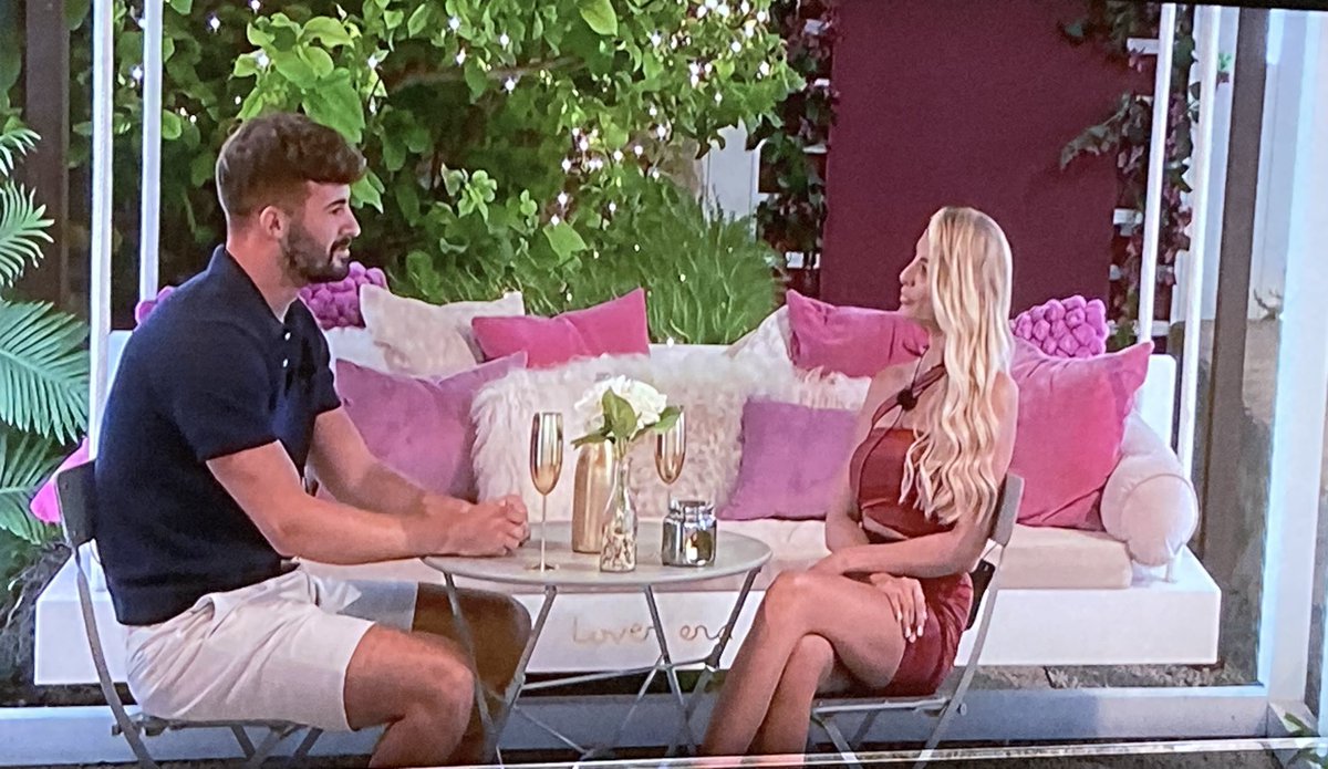 Ciaran in a one-to-one chat with his head of year to see how things are going.

#LoveIslandUK #loveIsland