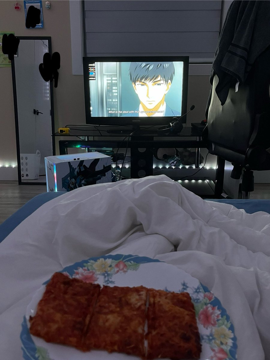 ajaxcestt's tweet photo. cut myself and then watched anime:p plz ignore how my pc is just randomly there I havent gotten a monitor yet so I had to connect it to my tv https://t.co/ea2L6ymY4G