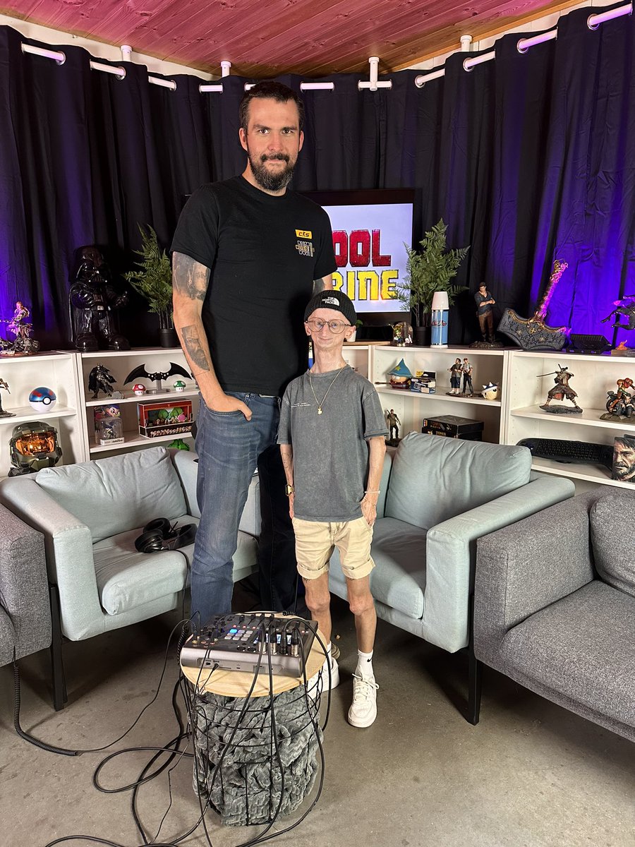 Trotse vader foto. Met mijn ideale zoon @MieVandeweert / <a href="/GameKastPodcast/">Game Kast</a>
