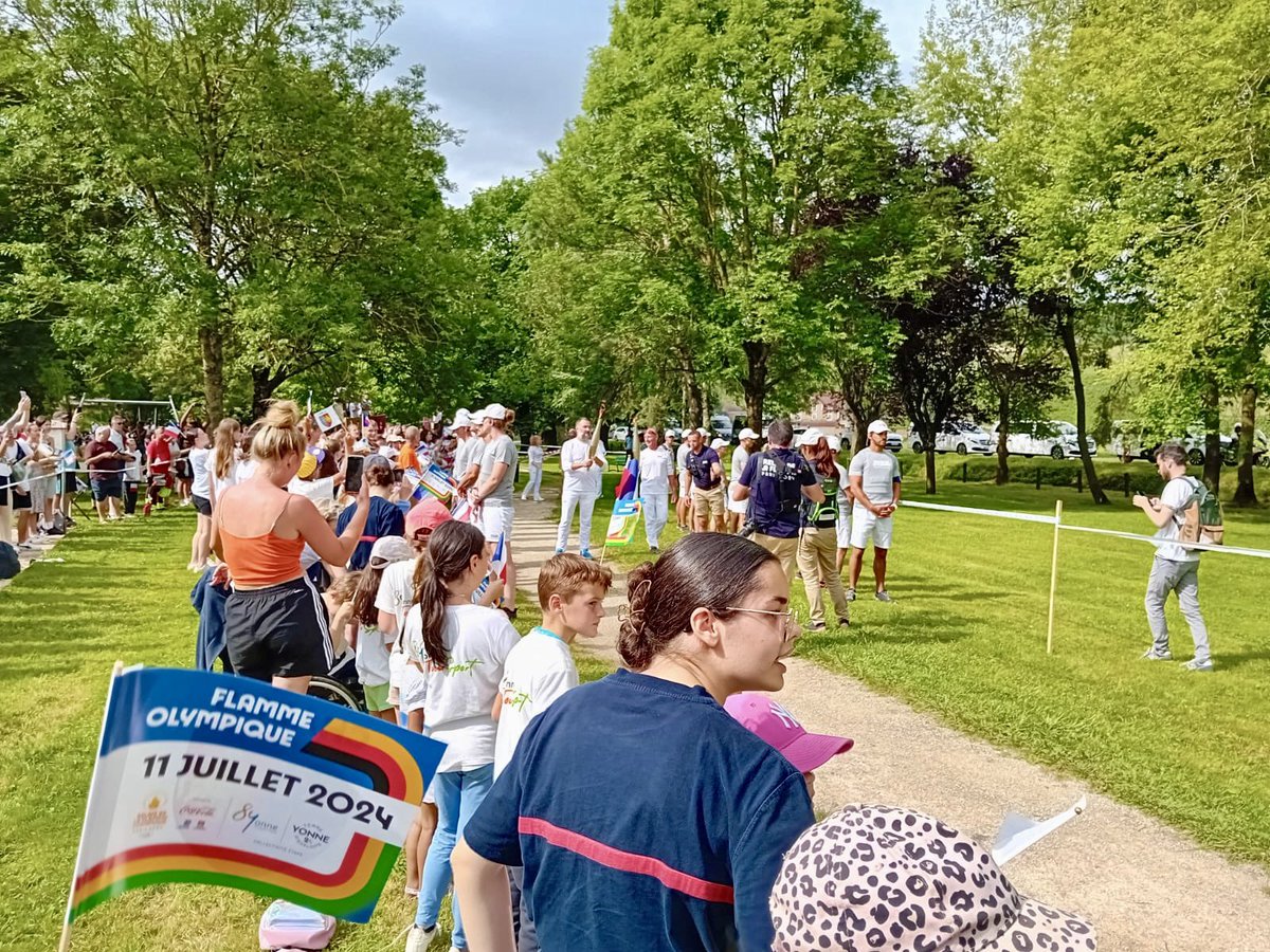 SDIS_89's tweet photo. 🔥Ce jeudi 11 juillet 2024 restera une journée unique &amp; historique, pour le @Departement89, avec le #RelaisDeLaFlammeOlympique. 

✨👩🏻‍🚒En intervention, spectateurs ou acteurs, les #JSP &amp; @PompiersFR de l’#Yonne ont participé à cet événement aux couleurs des JO de @Paris2024. https://t.co/K23ZXy5MUQ