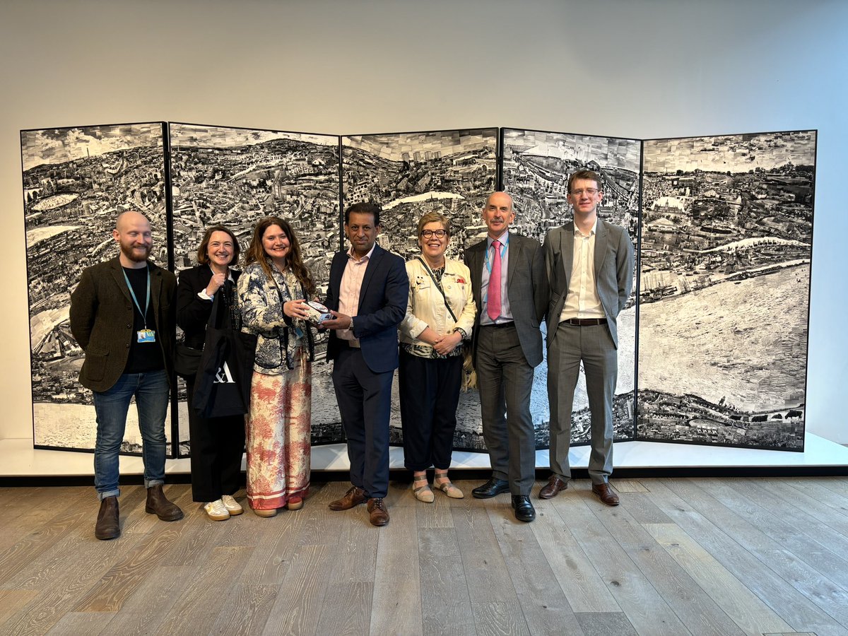 FoysolChoudhury's tweet image. I was delighted to visit @VADundee, Scotland’s first-ever Design Museum.

This remarkable institution is a great asset for both Dundee and Scotland. 

We received a very warm welcome and enjoyed amazing exhibitions that thoughtfully address the history of colonialism.