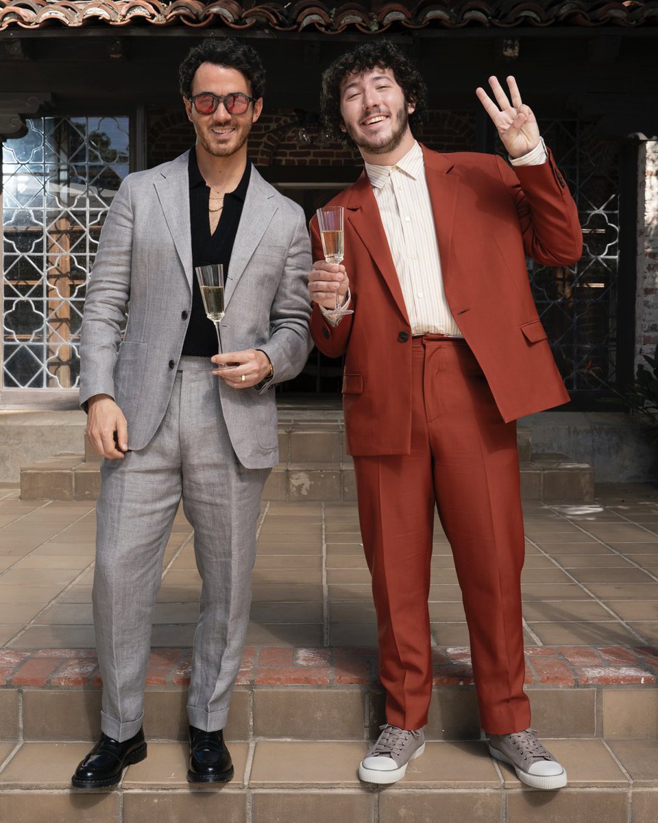 kevinjonas's tweet photo. Thank you to everyone who tuned in to the #ClaimtoFame premiere! I love making this show and seeing your reactions during last night’s episode gets me hyped to watch the rest of the season along with you! @FrankieJonas https://t.co/dTaFHQvPKV