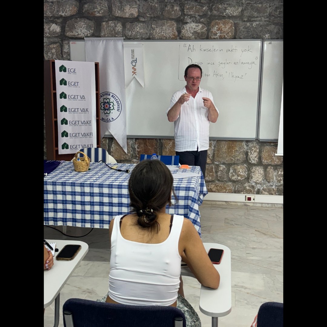 egetvakfi's tweet photo. Toplumsal cinsiyet, ekomüzikoloji ve ekoşiirleri ele alan oturumlarla başlayan gün, Amos’ta kırsal kimlik ve tarım konuşmaları ile devam etti. Katılımcılar, günü Amos antik kenti gezisiyle tamamladılar.

#TEDU #ELL #EGETFoundation #TOVAK #MuğlaMetropolitanMunicipality #DYA2 https://t.co/JG7N7tU7Pf