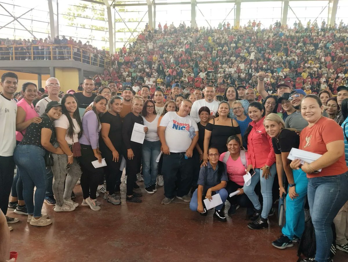 Sapnnaet's tweet photo. Desde el Domo Bolivariano de Valera se realizó el Gran Encuentro de la Maquinaria 1x10x7 de Trujillo, donde estuvo presente el equipo del @Sapnnaet, sumando fuerzas revolucionarias para garantizar el triunfo electoral de nuestro Gallo Pinto el próximo #28Jul

#KeLacreoLaPoesía https://t.co/A5xbWOzG9B
