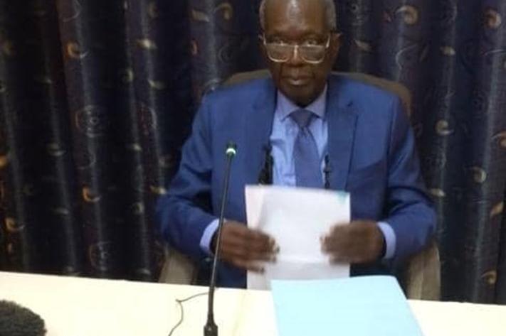 mediacongo's tweet photo. Crise au sein de l'#UDPS : Le sénateur Jonas #Mukamba invite le président Félix #Tshisekedi à "sonner la fin de la récréation", car "c'est son image en premier qui en sort ternie, sans parler de celle de l'#USN !"
https://t.co/VcEkwQ2IO6 https://t.co/jCazdZPZUe