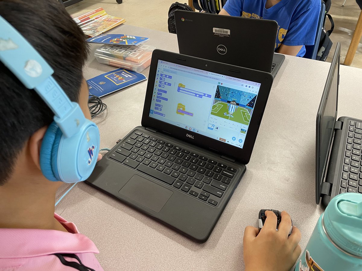 Rebecca Fischer tweet media