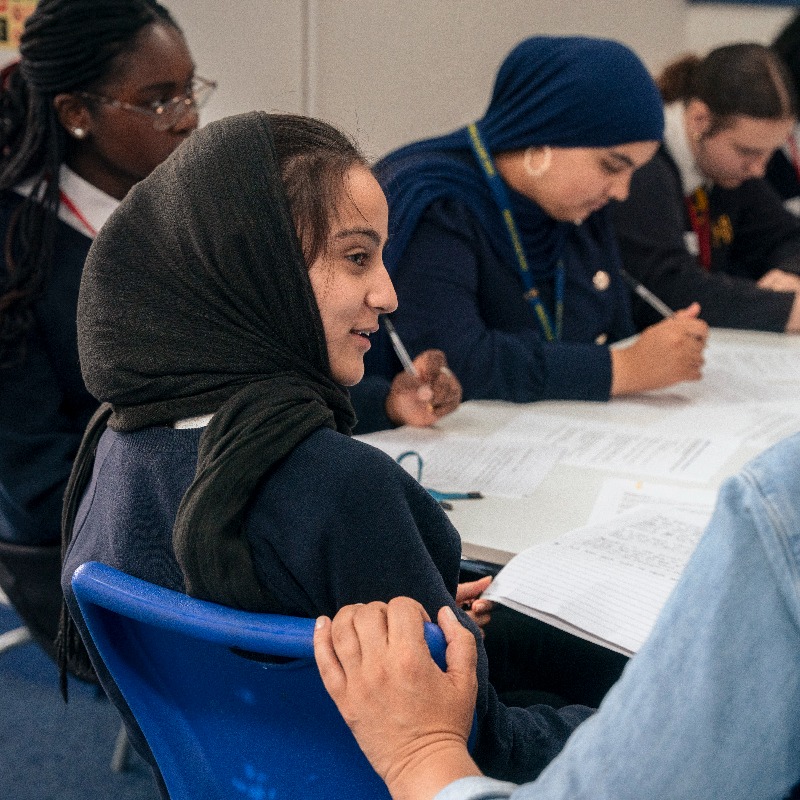 MalalaFund's tweet photo. Every year on her birthday, @Malala meets with girls to hear their stories &amp; amplify their demands.

This year, she spent her birthday with Afghan students at @HarrowHighSch in London. Together they rallied classmates, worked on a mural &amp; wrote letters to girls in Afghanistan 💌