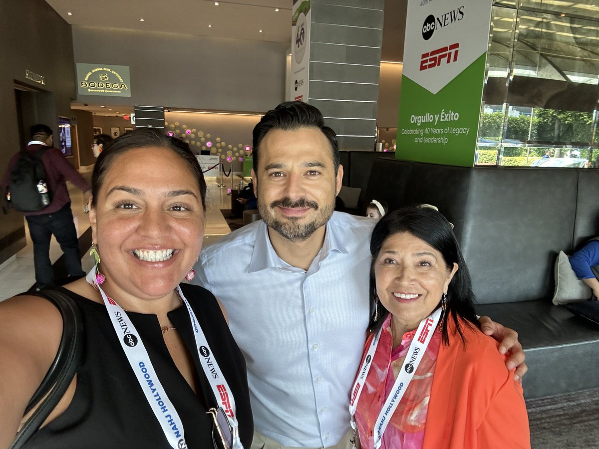 Love seeing my news kids thrive and all grown up at @NAHJ2024 with <a href="/NBCNews/">NBC News</a> <a href="/Guadvenegas/">Guad Venegas</a> and <a href="/fox5sandiego/">FOX 5 San Diego</a>  Aida Soria 💕👍🏽