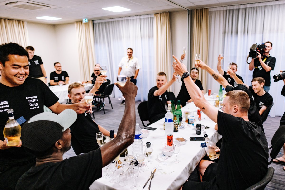 Congratulations Bini 🥇🥇🥇

Congratulations TEAM ❤️ 

📸 <a href="/cyclingmedia_ag/">Alessandro Volders</a> #TDF2024