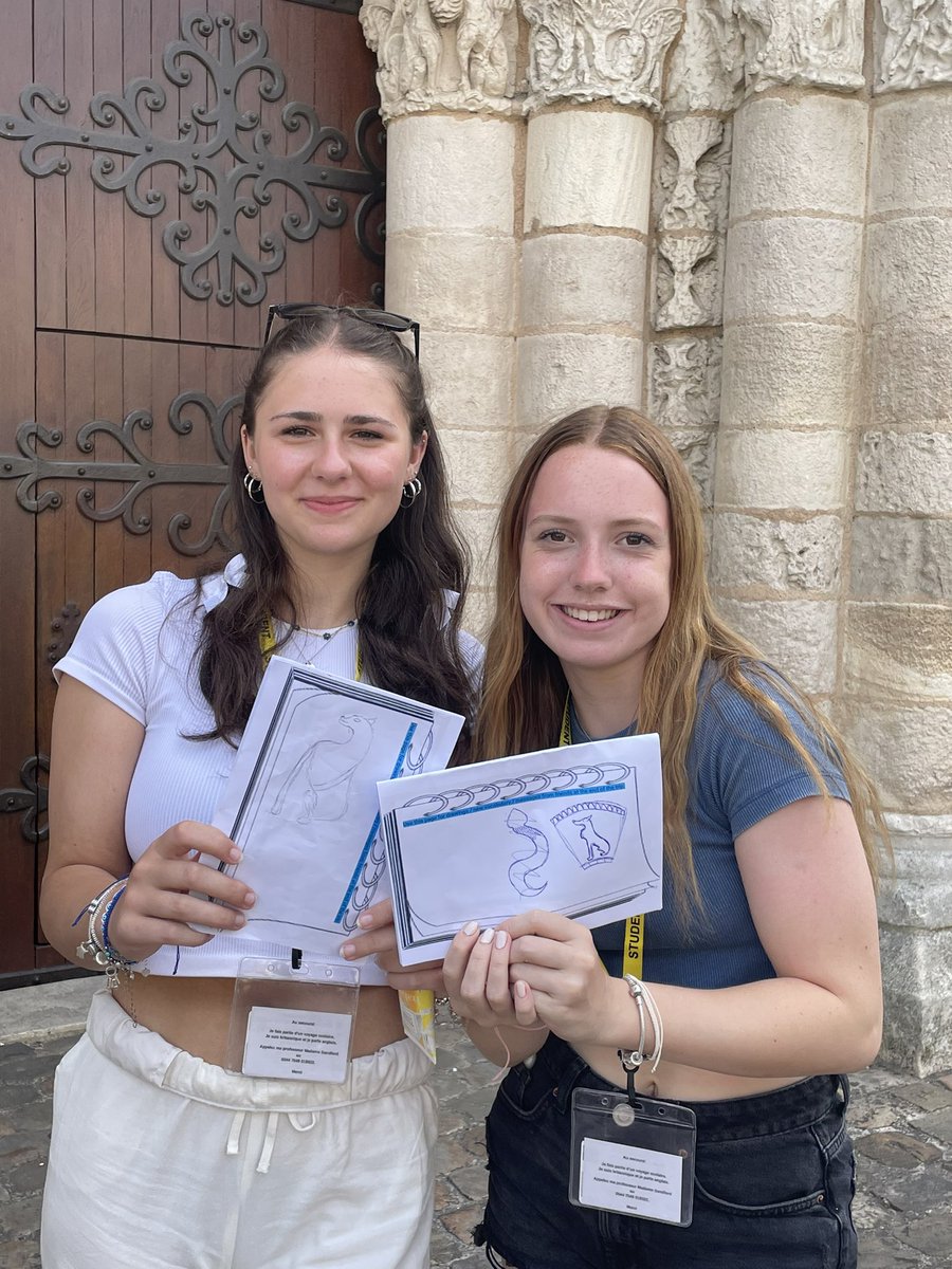Oathalltrips's tweet photo. We spent the day in Poitiers and learned about medieval art by visiting Notre Dame la Grande, we let ourselves be inspired and made some sketches of details on the 11th century façade. https://t.co/TaxWc8erDT