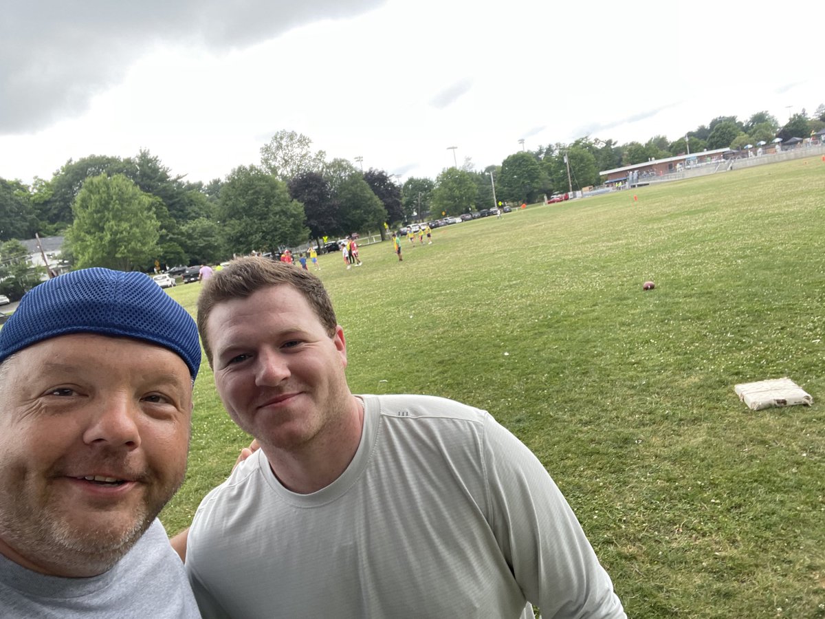 BillyP325's tweet image. Great running into former student ⁦@conand100⁩ Conan is a great kid. Always has a smile on his face. Another one of my Irish guys ☘️
Working hard &amp;amp; enjoying life. So proud &amp;amp; happy for him!!!
#devlins