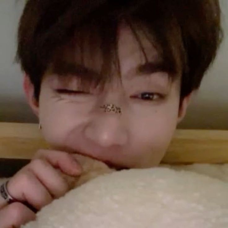 zzhanghhaoooo's tweet photo. zhanghao or hao/haohao !! 

⠀      lets b friends ? 

⠀⠀ parody acc — 🦝 https://t.co/nHF5IKlzBu