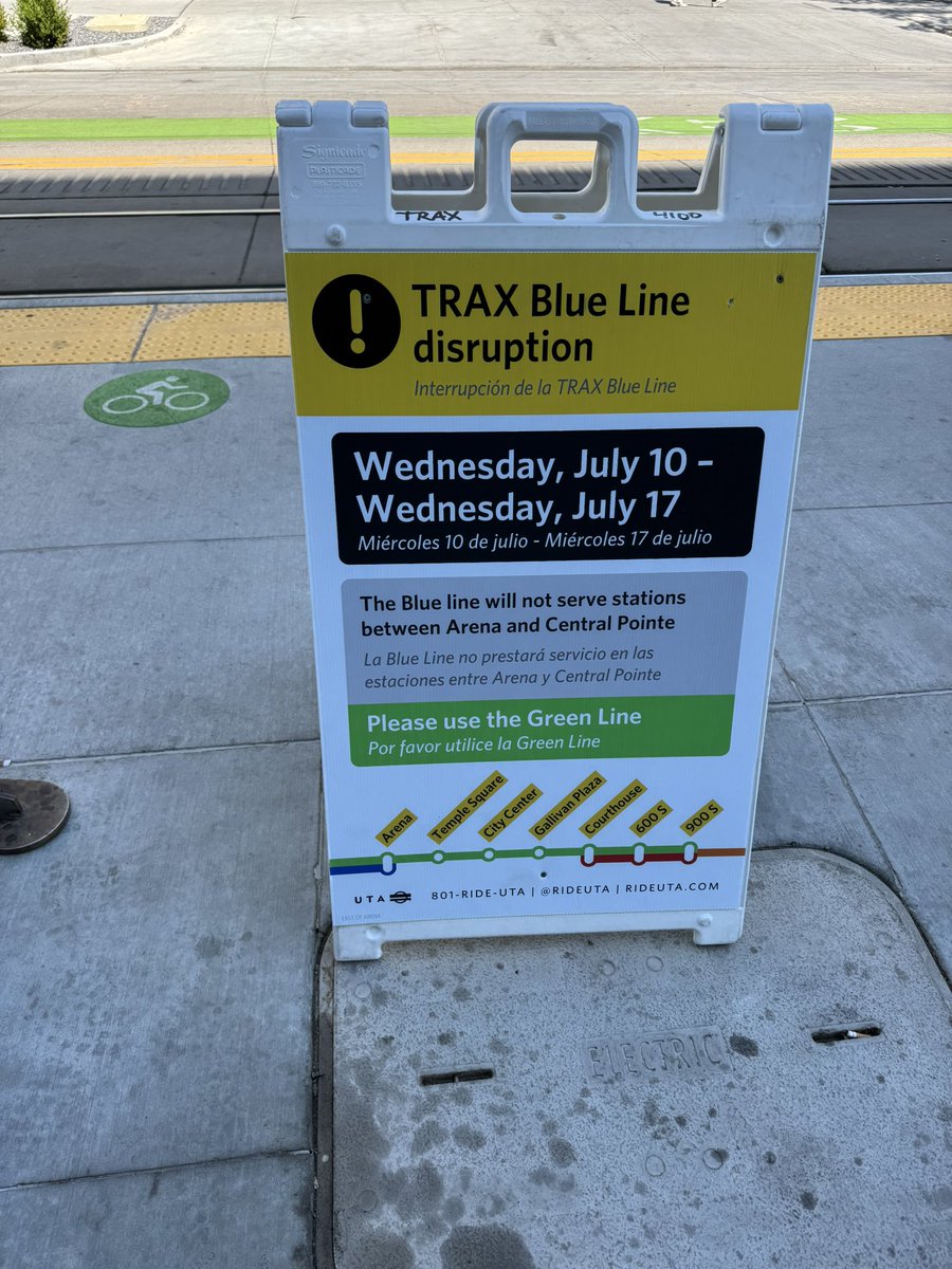 r2xj's tweet photo. @RideUTA wtf, signs say no blue line. No mention of no red or green. Bunch of confused riders “informed” by your lame signs. https://t.co/shDALwgMgE