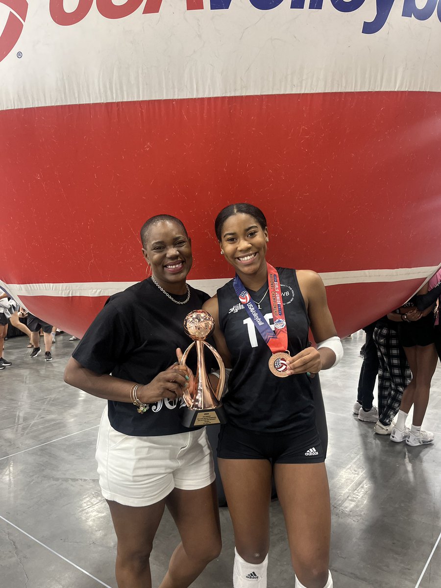 Ivy Maxwell tweet media