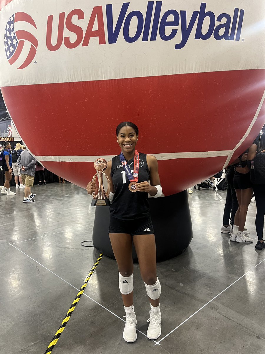 Ivy Maxwell tweet media