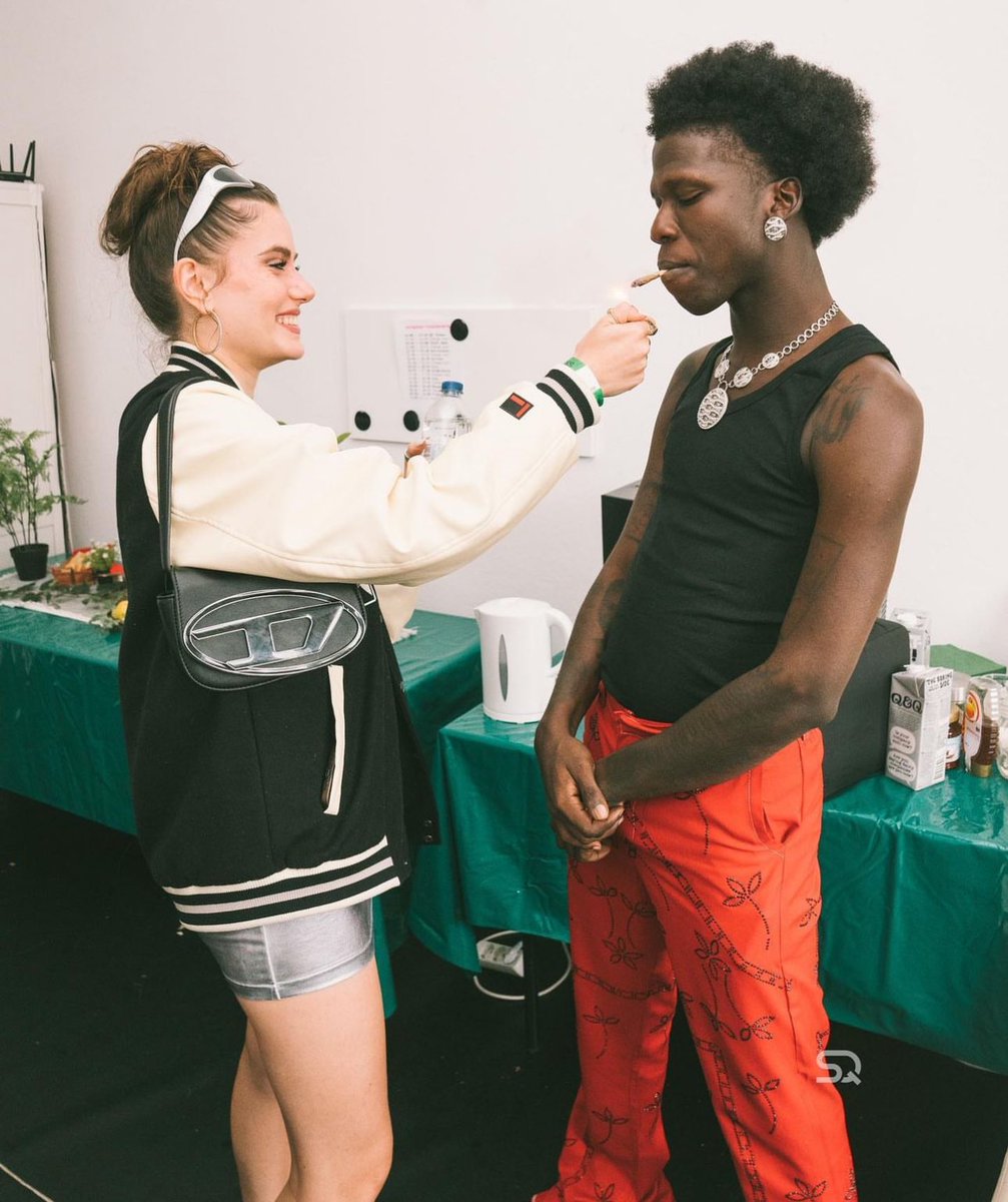 AfrobeatsGoHard's tweet photo. https://t.co/2Sia5FSBy7
