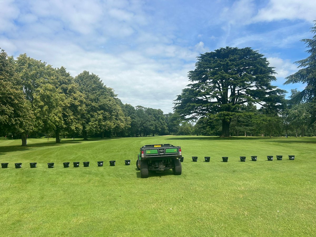 Springettliam's tweet image. Thanks to all the members who helped us today divotting the front 9 fairways @BraintreeGC superb effort by all 💪🏻