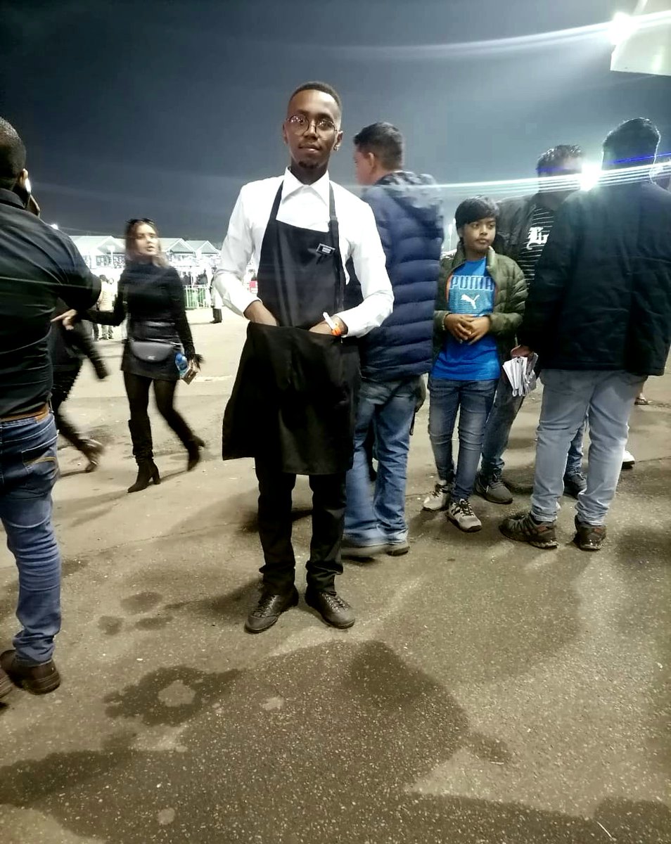 mellow_kzn's tweet photo. In Hollywood Durban Greyville July handicap 2024 🐎I served with honor 🙏 from 8:00 am until 9:00 pm standing and making sure my guests were taken care of👌

It's a once in a year experience. 
#HDJ2024
#ridethewave
#delayedpost https://t.co/vHzfWktoP3