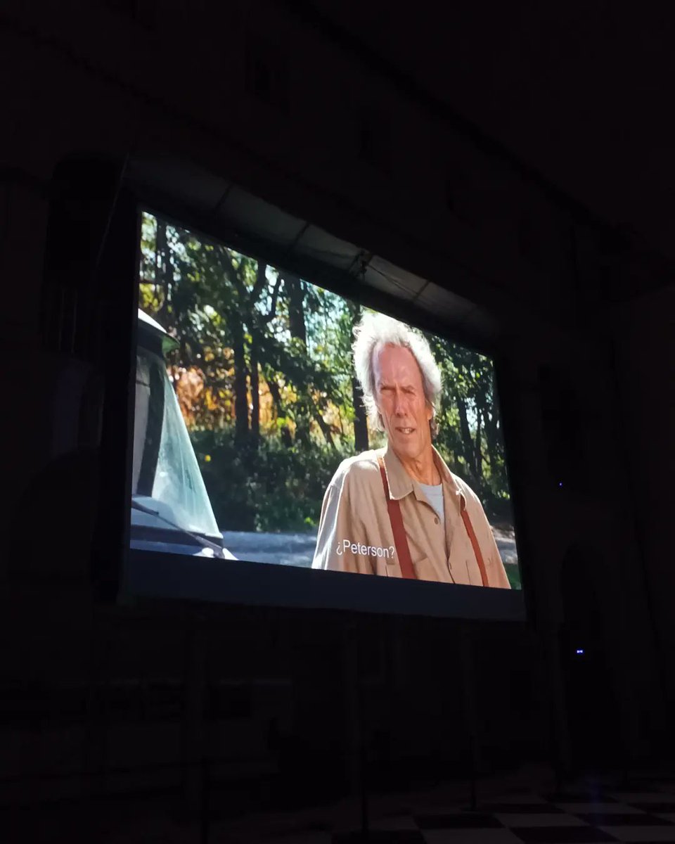 CICUS_'s tweet image. Cerramos #21Grados y el ciclo dedicado a Meryl Streep con un clásico contemporáneo: "Los puentes de Madison" (Clint Eastwood, 1995). 

Disfrutando del #cine al aire libre y en pantalla grande en el patio de #CICUS @unisevilla.