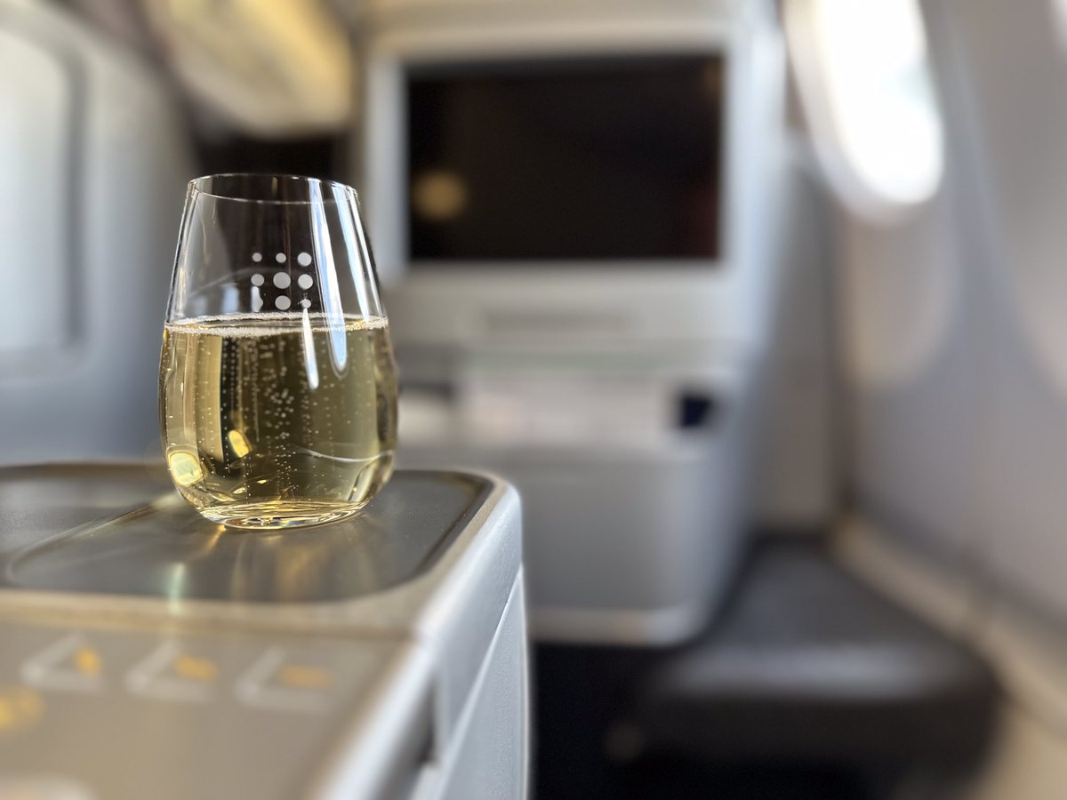 TodaysFlight's tweet image. A little less than 6 hours from #BRU to #DSS on an #A333 with Brussels Airlines titles on the outside, while inside everything screams Lufthansa. Except for the bubbles. 
#SN205 #Brussels #Airlines #aviation