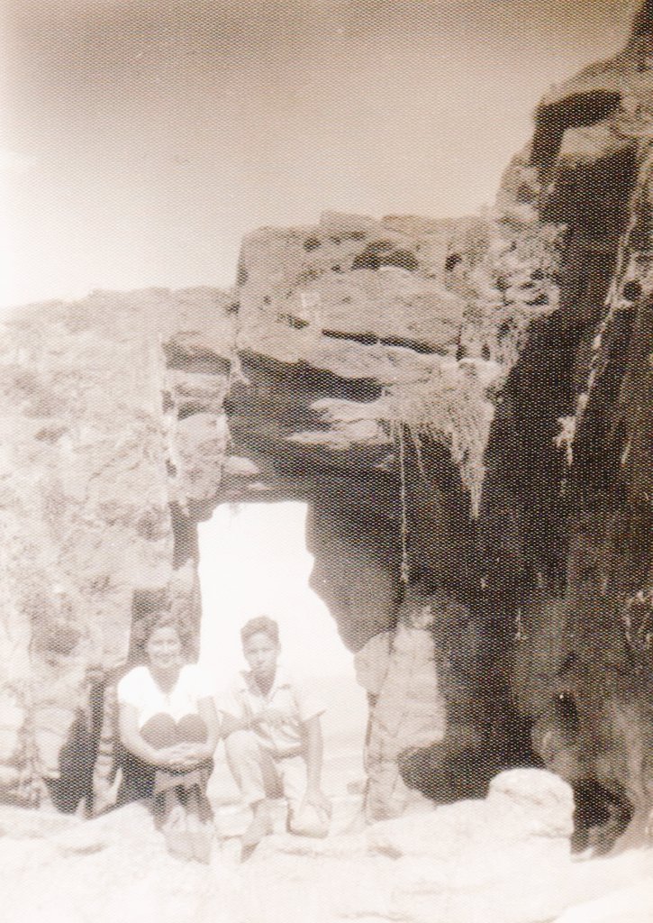 Viejostiempos9's tweet photo. #Ventanas 1947, fotografía de Lucia Marin y su hermano Horacio
#Quintero #Horcon #Caucau #Loncura #años40 https://t.co/kPRuYdQ1gb