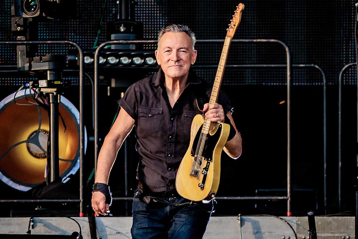 israelUSAforeve's tweet image. Bruce Springsteen announces he will leave the United States if Donald Trump is elected President in 2024!
Thoughts?