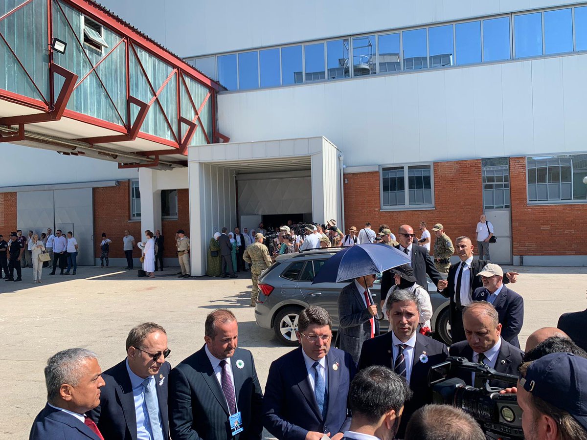 turkislamkrkc's tweet photo. ✔️Srebrenitsa Mezaliminin Acıları, Üzüntüleri Dün Gibi Taze..
▪︎ Srebrenitsa ve Saray Bosna'da Adalet Bakanımız Yılmaz Tunç, AK Parti Dış İlişkiler Başkanımız Zafer Sırakaya ve Heyetimiz ile Birlikte Katliamı Anma Etkinliklerine Katıldık.
✔️Türkiye Her Daim  Boşnak Kardeşlerinin Yanındadır.
