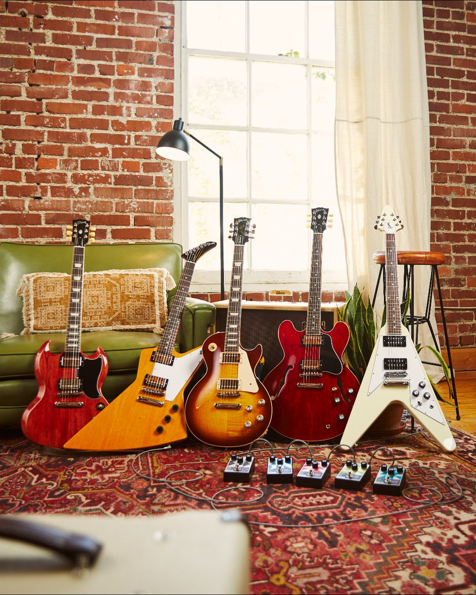 gibsonguitar's tweet photo. The Gibson Original Collection celebrates the iconic designs that have shaped music for generations. From 50s Les Paul Standards to 80s Explorers, there's a style for every guitarist.
Which body shape is your favorite and why?
#gibson #originalcollection https://t.co/6Z7MVRFgHl