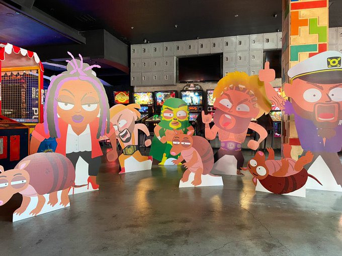 therealgimmicks's tweet photo. Throwback to Gimmicks at #SDCC #ThrowbackTechThursday https://t.co/fcajqCbWOt