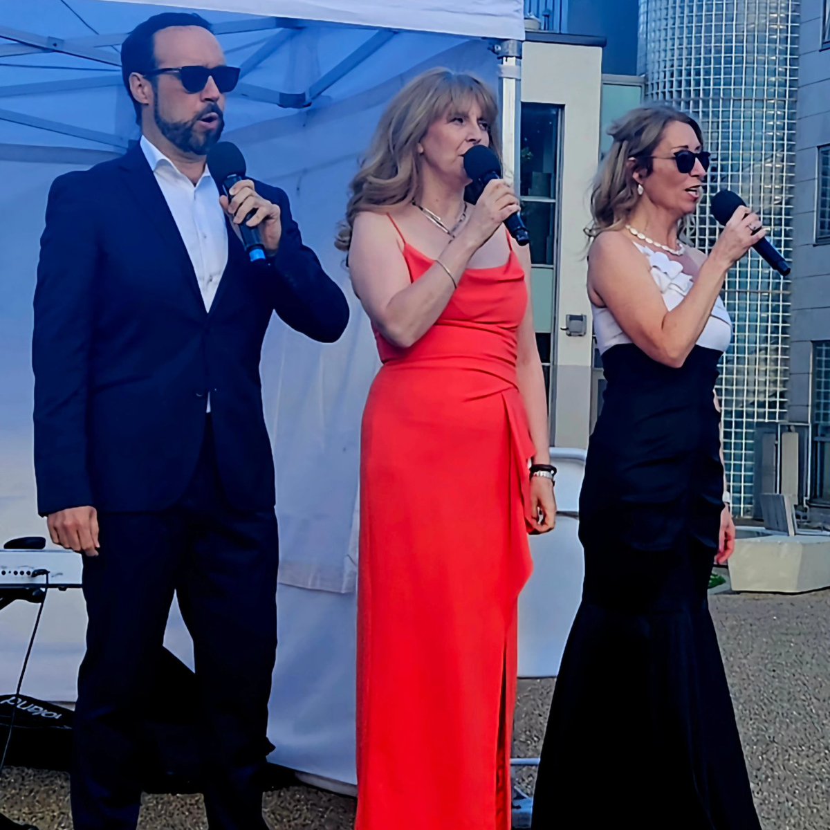 SandraOman1's tweet image. Summer Nights!!! Our third Opera Gala of the summer, organised by @DubCityCouncil @LabDCC With my pals @DMastersonMusic @SimonMorganIRL #BrendanCollins and #DavidWray 

#outdooropera #operagala #irishopera