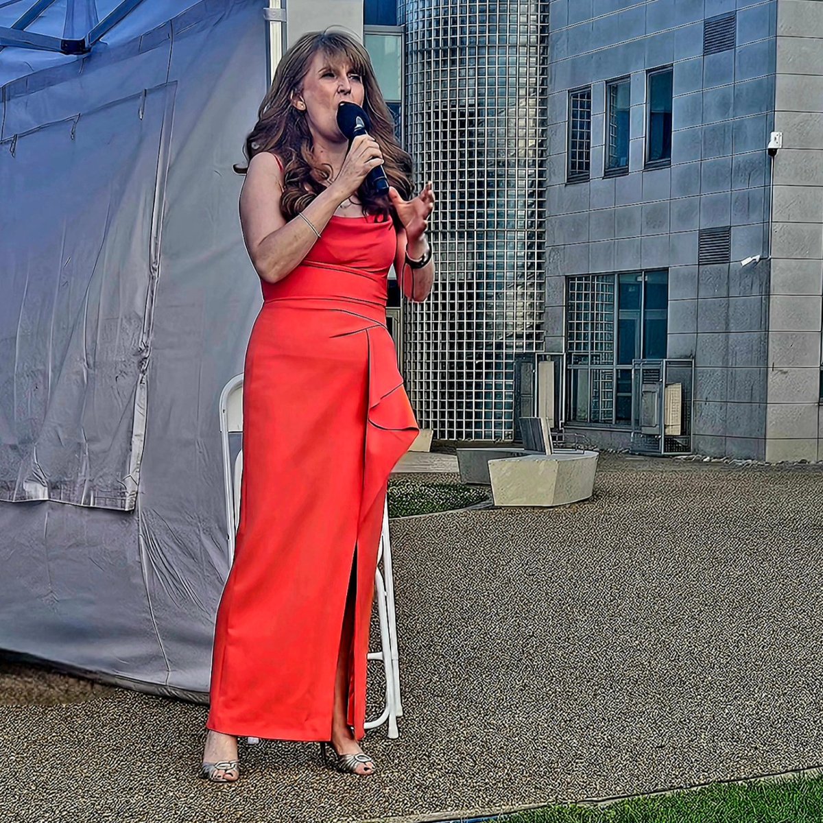 SandraOman1's tweet image. Summer Nights!!! Our third Opera Gala of the summer, organised by @DubCityCouncil @LabDCC With my pals @DMastersonMusic @SimonMorganIRL #BrendanCollins and #DavidWray 

#outdooropera #operagala #irishopera