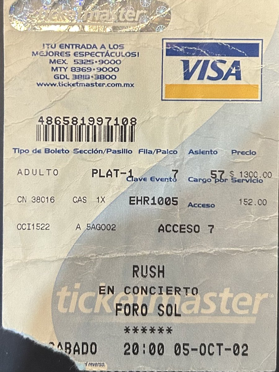 ZuckyConri's tweet photo. #tbt2002 @rushtheband @RushHistory2112 Lee, Lifeson, Peart #priceless 🇲🇽🙏❤️🤘🏼 Vapor Trails tour 😎 https://t.co/LslW53fB8d