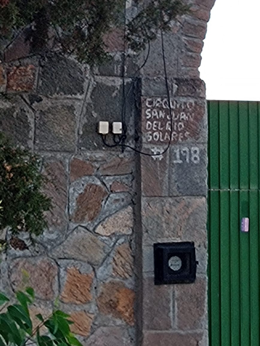 irodriguez10's tweet photo. @CFE_Contigo @CFEmx @CFEsjr 
Por favor su apoyo a reparar la lampara que tiene ya 1 mes q no la arreglan. Direccion es : Circ San Juan no.198 Col Solares banthi en San Juan del rio Qro
Gracias.

@qromunicipio
@exasjr991
@SSPMSJRQ @DiarioRotativo https://t.co/Crkfjh8j6i