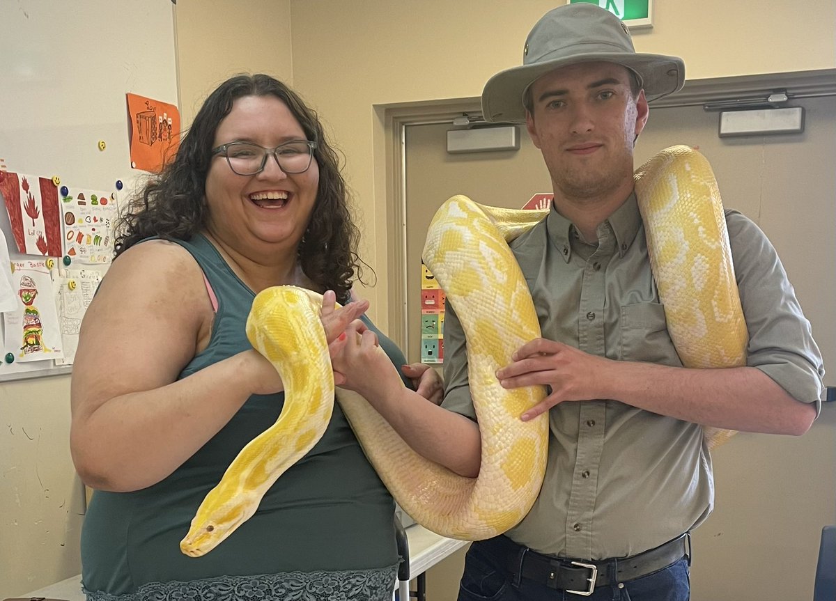 VictoriaALander's tweet photo. Reunited with Marshmallow for the Third year in a row ☺️ Thank you Jellybean Entertainment for coming and Hanging out with us ! We had a blast again this year ☺️ #Marshmellow #daycarelife #ilovemyjob #reptileshow #albinoballpython https://t.co/gA1gtHmOwV