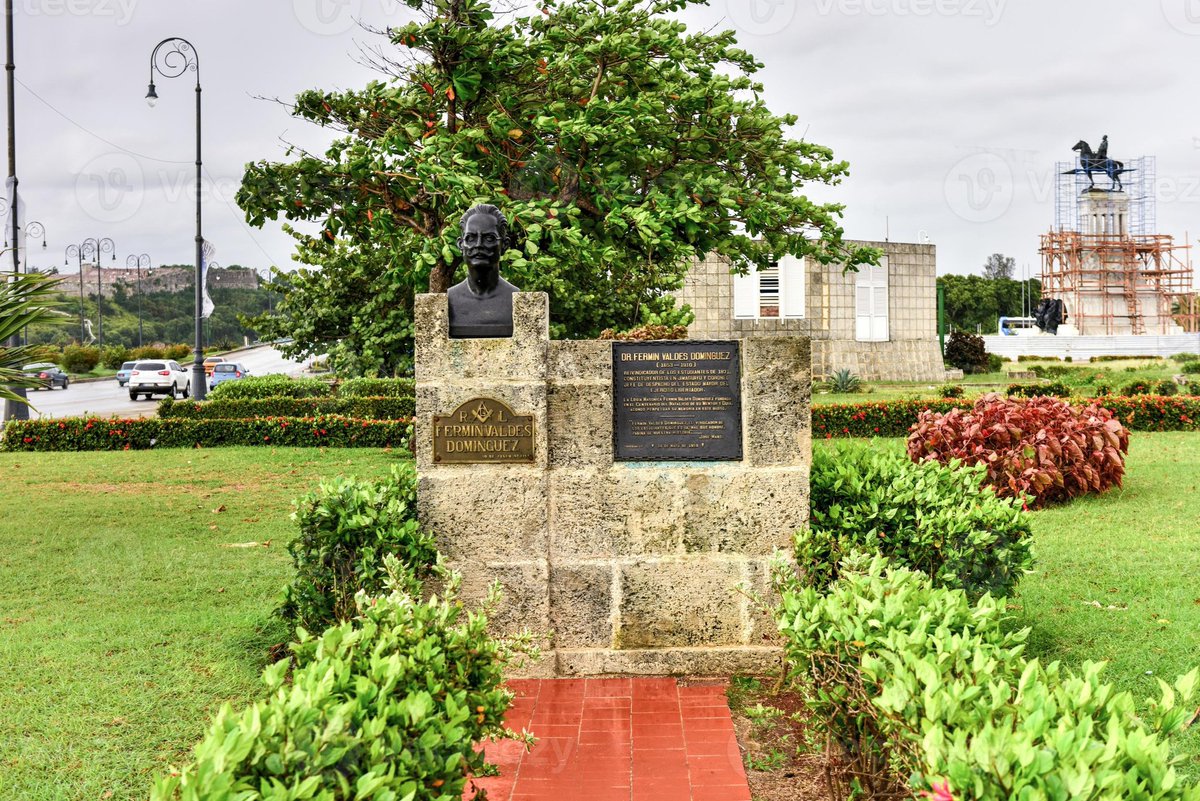 Monumento a  Fermin Valdes y Domínguez,ejemplo de entrañable amistad y lealtad a nuestro Héroe Nacional José Martí,en tiempos difíciles Misión Médica Cubana Estado Distrito Capital Municipio Libertador CDI Cipriano Yerena Parroquia El Valle