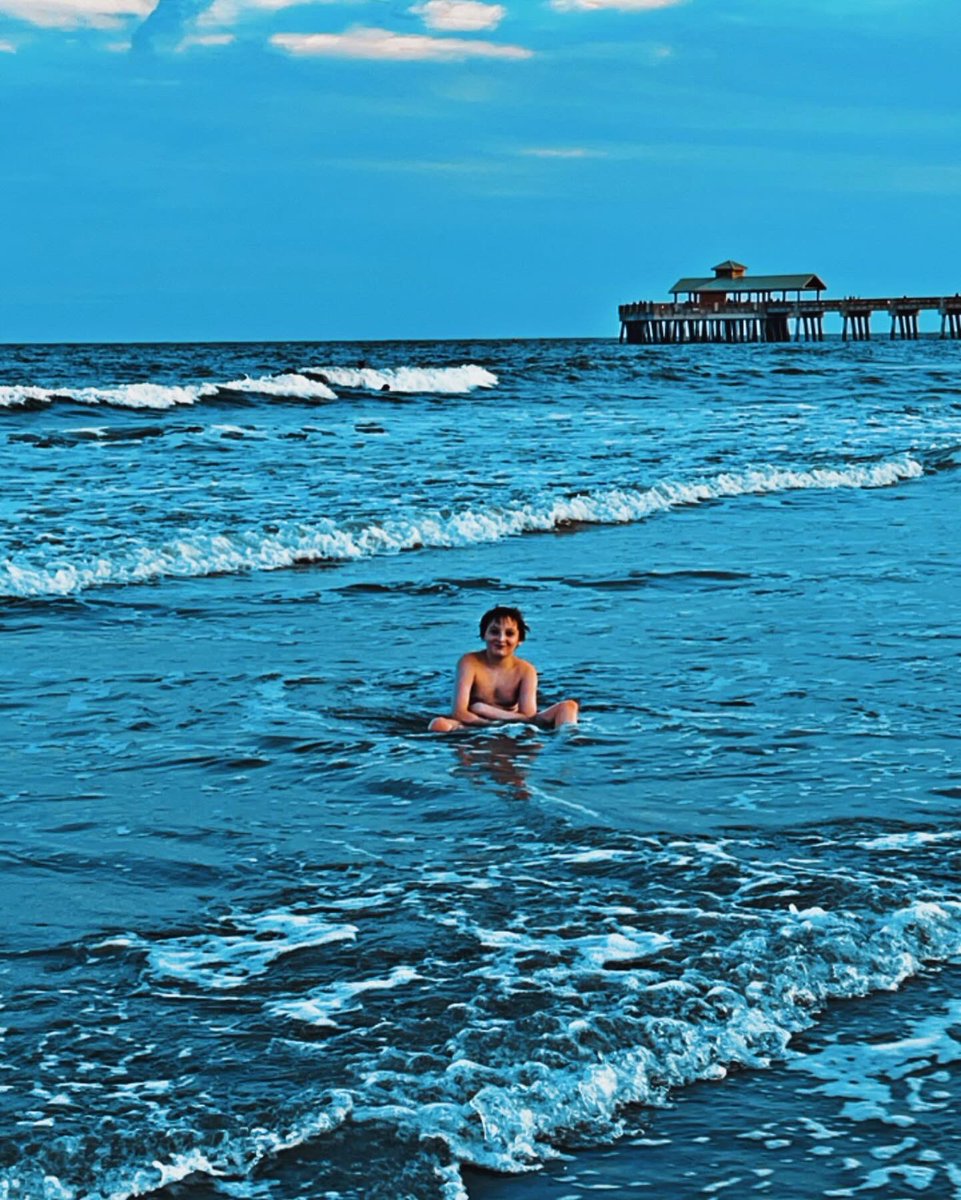 ColtD14's tweet image. Summer time are my favs❤️🌊😍