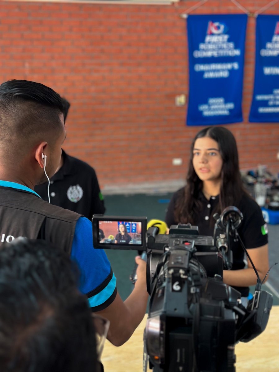 Social Media Challenge #3 | Lead The Way 

Team Mexico had the opportunity to contact their local and state governments to plan events related to Robotics

Also, we organized a press conference at our school, inviting local media to share our experiences

#FGCBOR #FGCBOR3