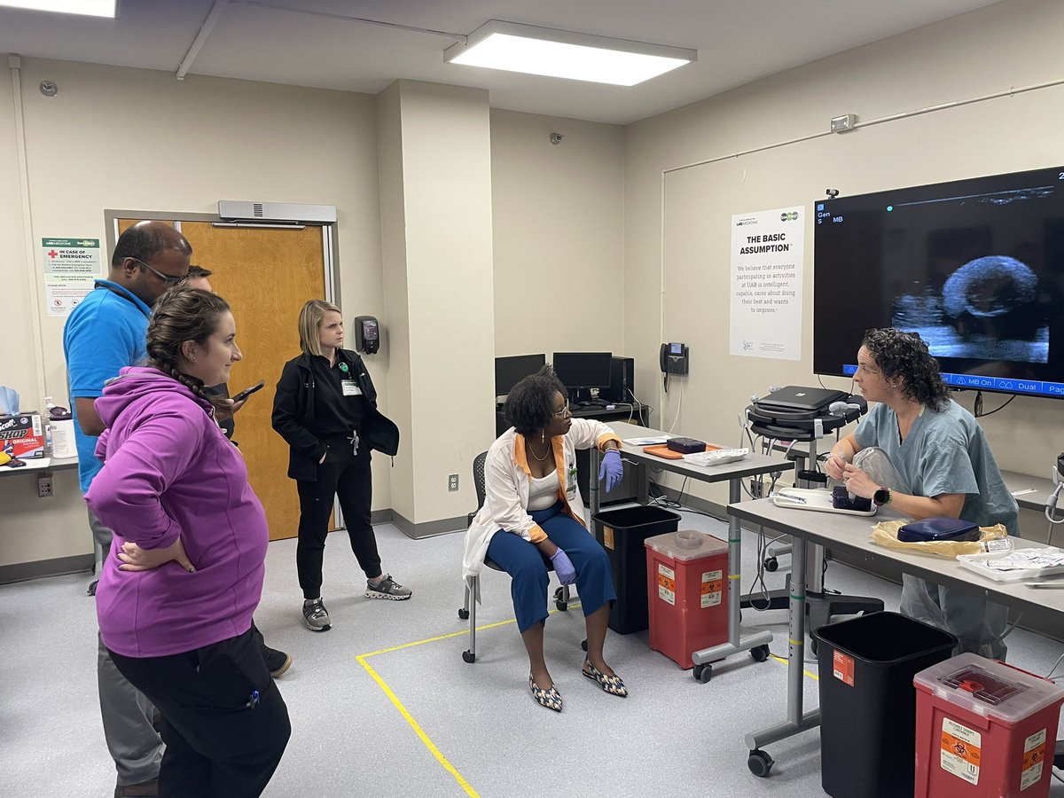 igorvidalMD's tweet photo. @FridaRosenblum at our FNA simulation with the residents. #uabcyto #pathparlor https://t.co/OnjmChtp2W