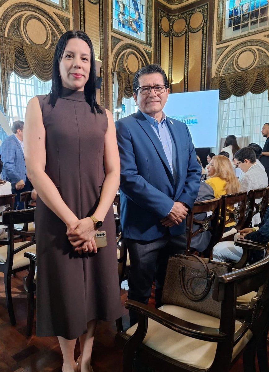 UIDE's tweet photo. ¡Gran noticia!
La #UIDEpoweredbyASU y @alcaldiagye firmaron un convenio que abrirá las puertas 🚪 al futuro profesional de los estudiantes.
Ellos podrán realizar sus prácticas preprofesionales con los siguientes beneficios 👇
https://t.co/6QpNtX2Ikv
#AlianzasEstratégicas #GYE https://t.co/4XW2020FiD